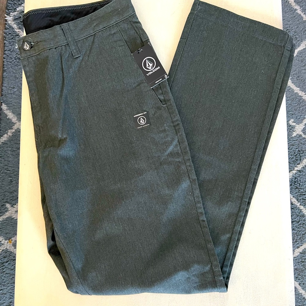 Volcom dark gray pants. Size 32. Never been worn.
